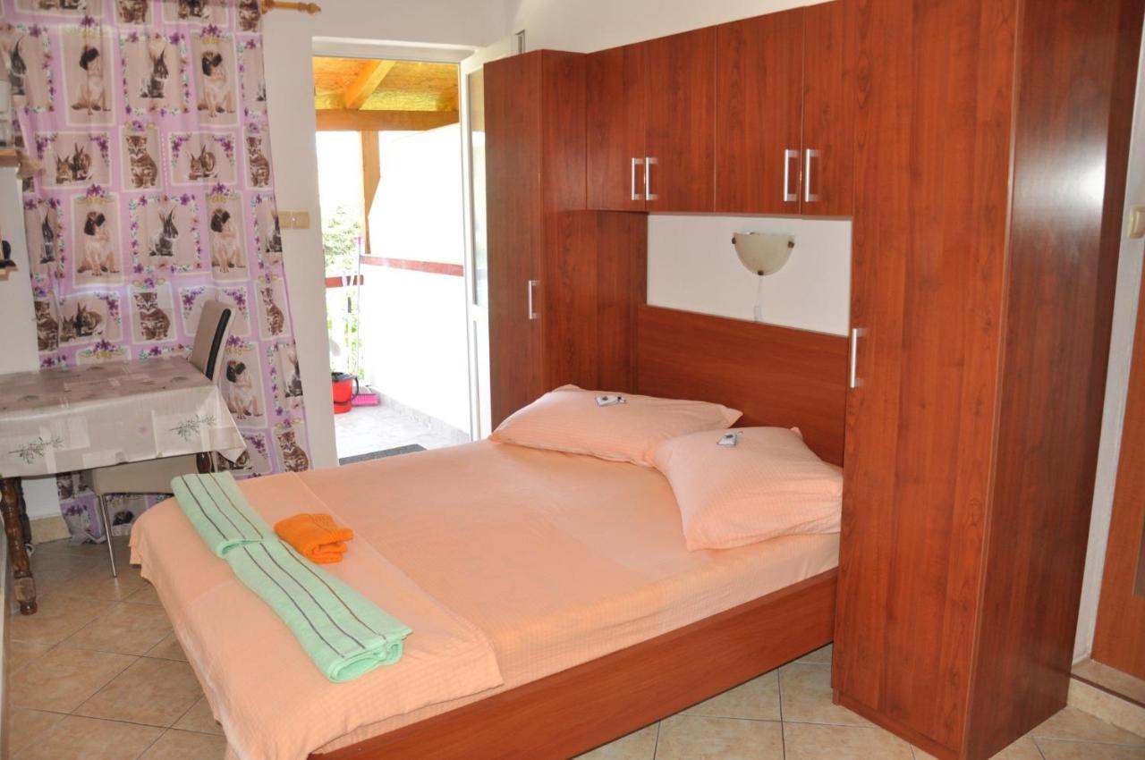 Apartments Bela - Sea View Lopar Exterior foto